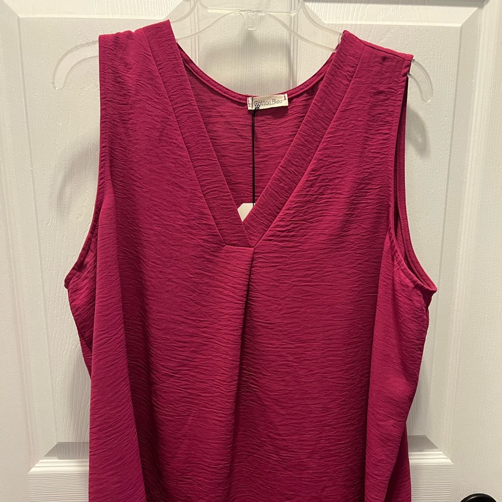 Women’s layering staple business casual tank.